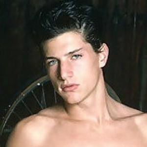 Simon Rex