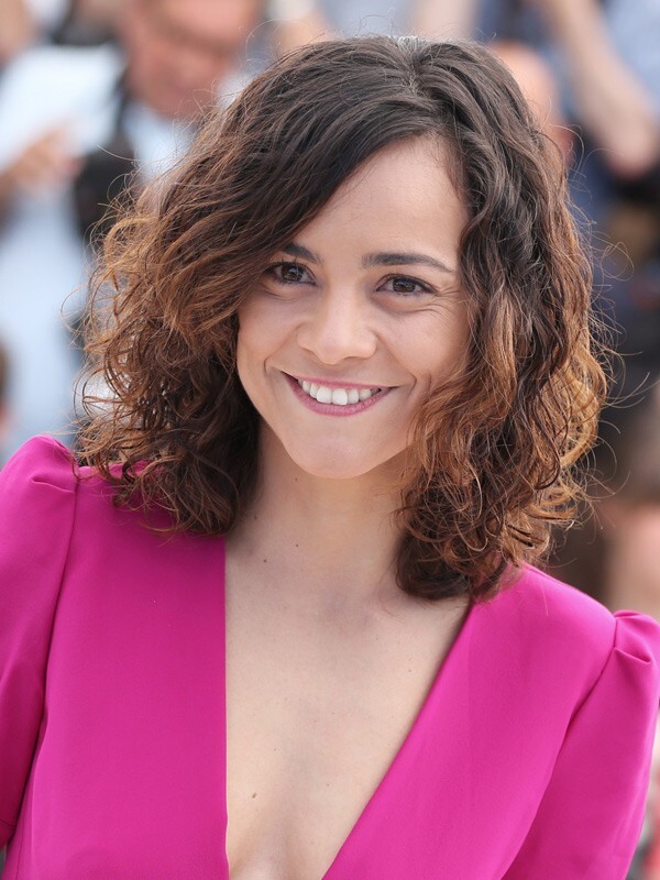 Alice Braga-runnerred