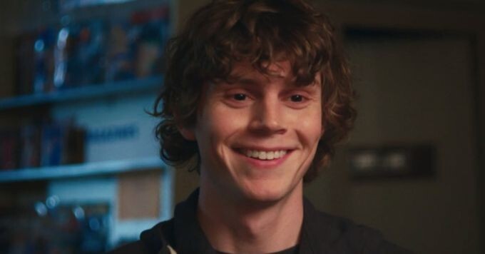 Evan Peters