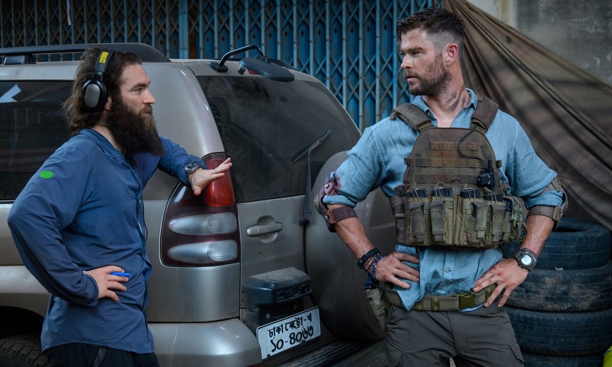 Extraction Review (Action, 2020)