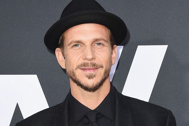 Gustaf Skarsgard