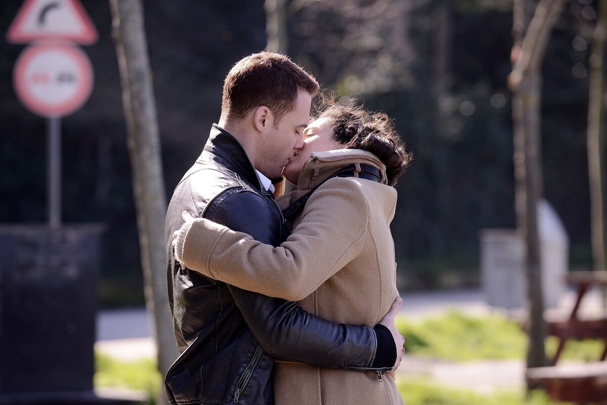 Kerem Bursin-SimoneByse