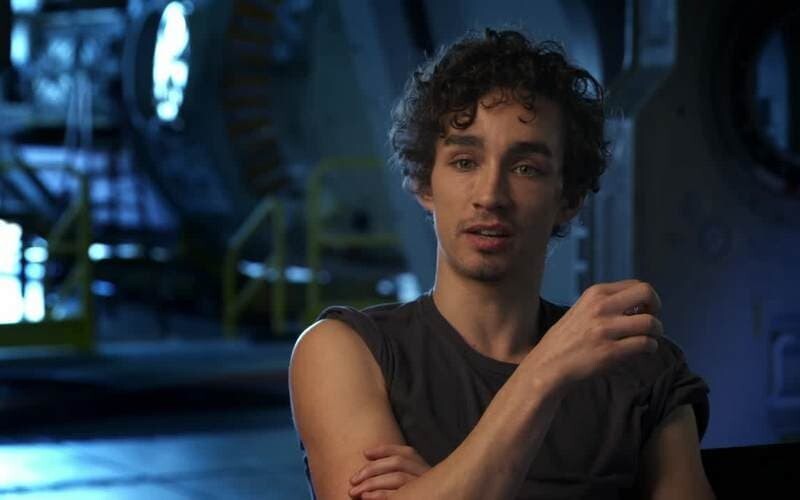 Robert Sheehan