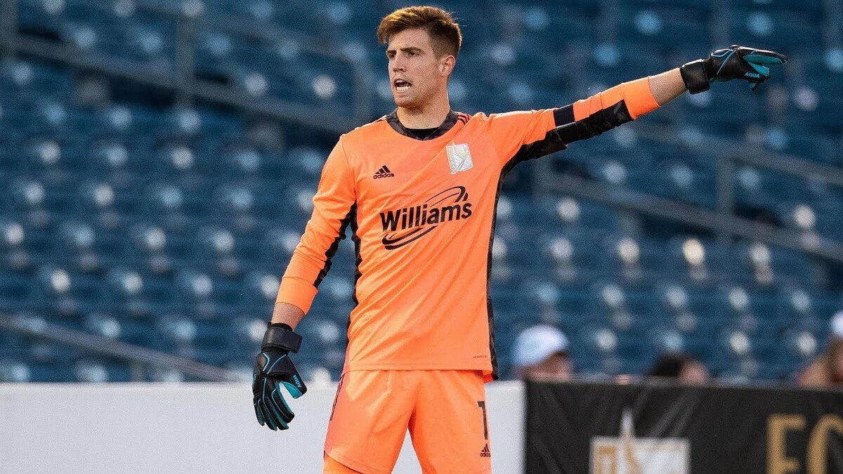 Sean Lewis (soccer)