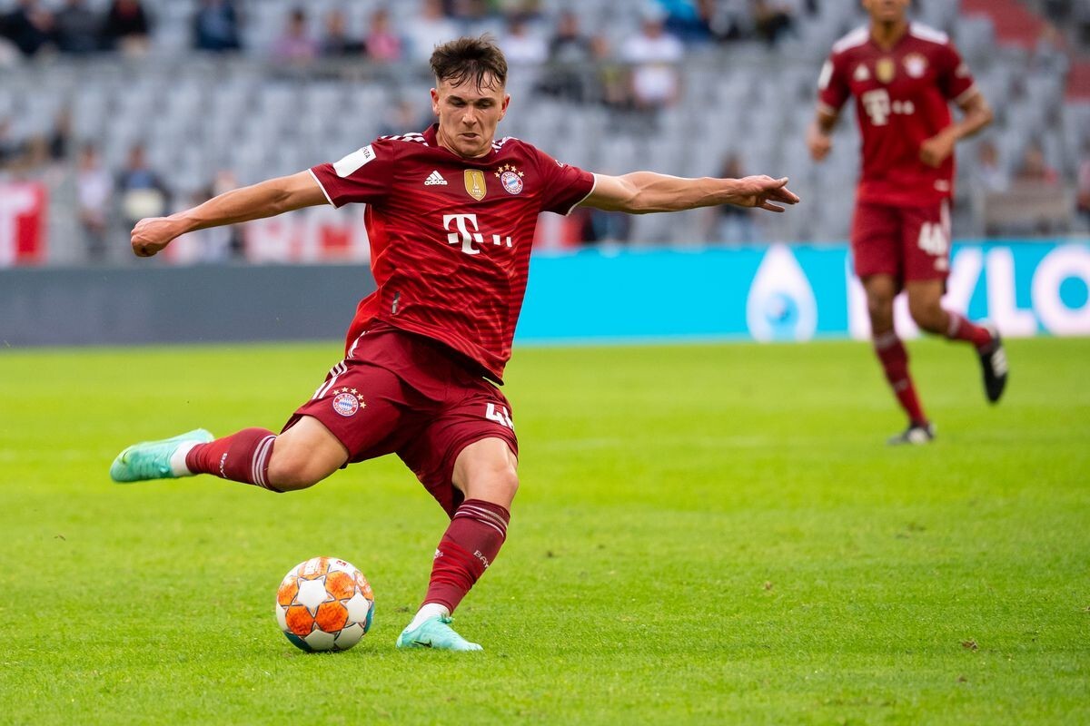 Taylor Booth (soccer)