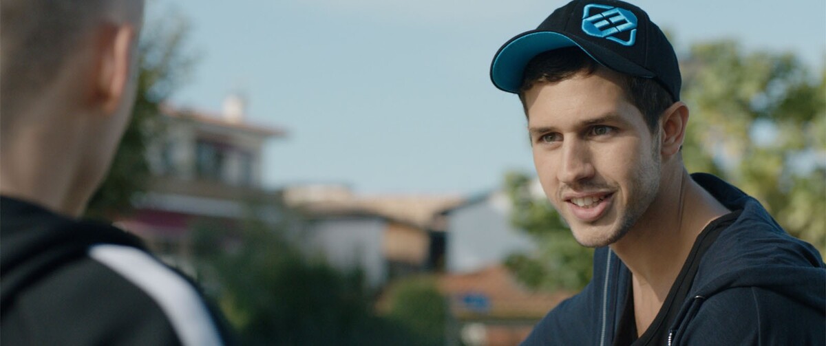 Victor Belmondo-skyblue32821