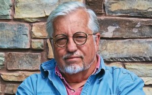 Dan Simmons