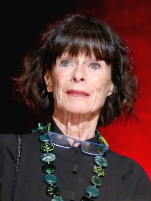 Geraldine Chaplin-alone_at_home1